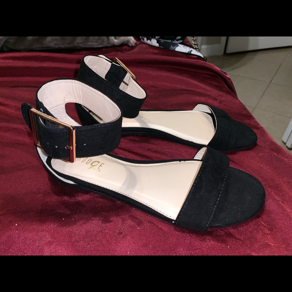 Sandals with gold buckle